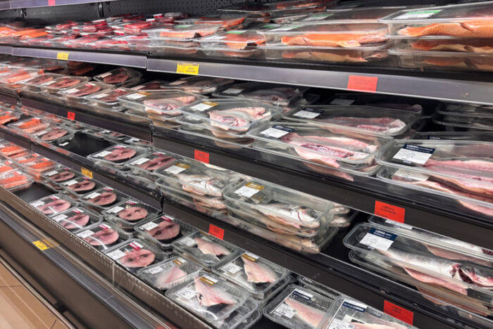 国内最大スーパーの魚売り場の在り方をめぐる大論争