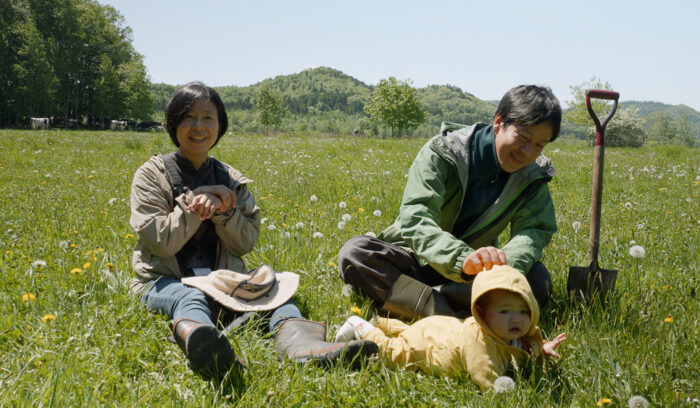 【9/26公開】映画『百姓、わらう。』人口0.1％の若き農家が見据える“100年先の豊かさ”とは？